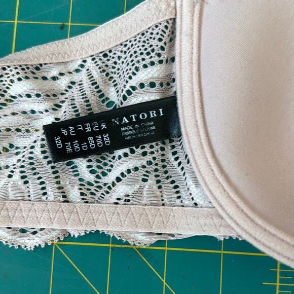 Natori nude Molded Cup Bra Racerback - Picture 2 of 3